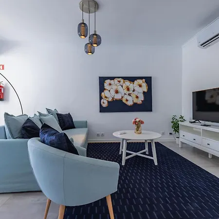 Urban Elegance Apartment