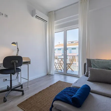 Urban Elegance Almada