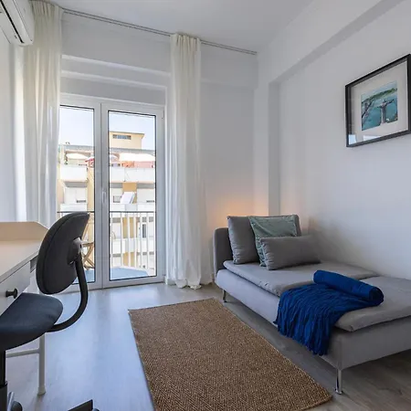 Urban Elegance Apartment Almada